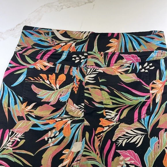 🥳💐TERRA & SKY Jeans, Black Flowered, Size 14W - Picture 5 of 7